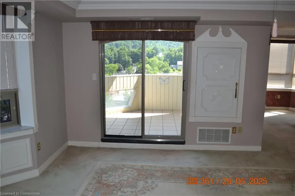 8 VILLAGE GREEN Boulevard Unit# 811, #811