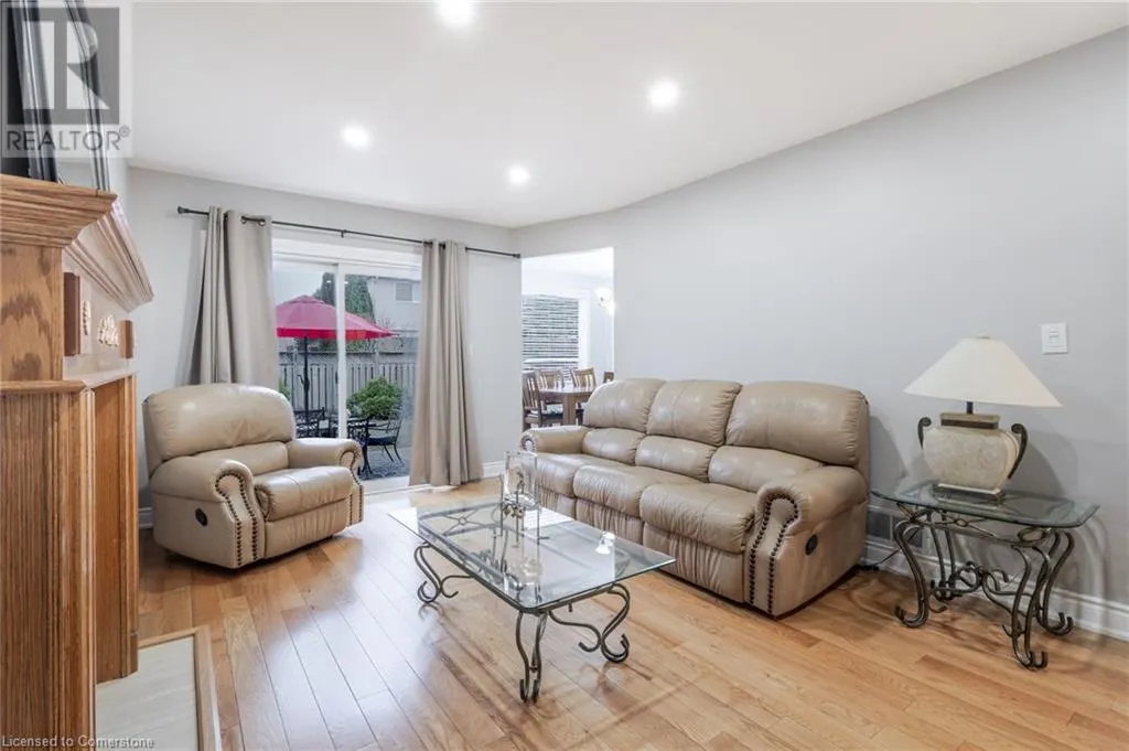 42 HILLGARDEN Drive