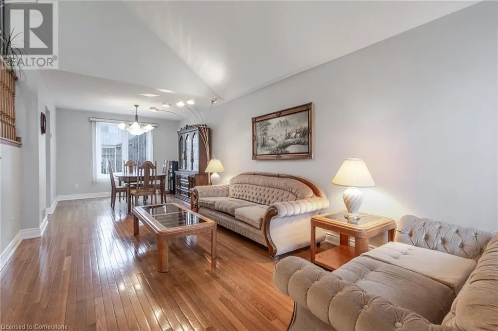 42 HILLGARDEN Drive