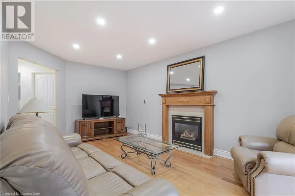 42 HILLGARDEN Drive