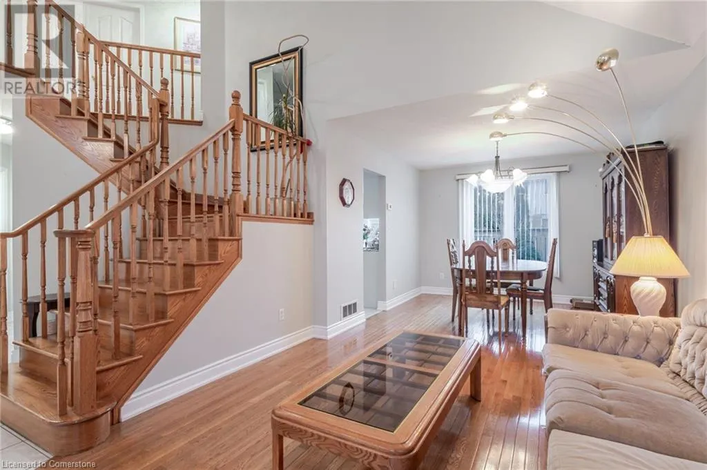42 HILLGARDEN Drive