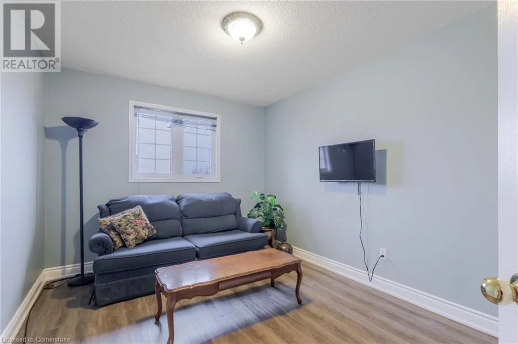 42 HILLGARDEN Drive