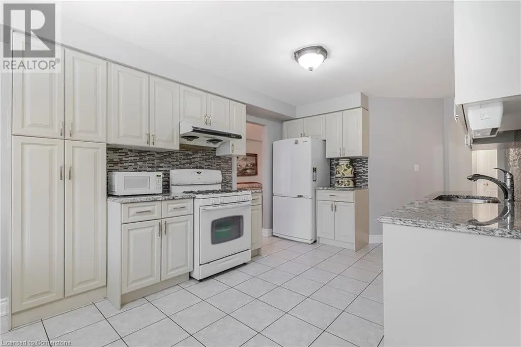 42 HILLGARDEN Drive