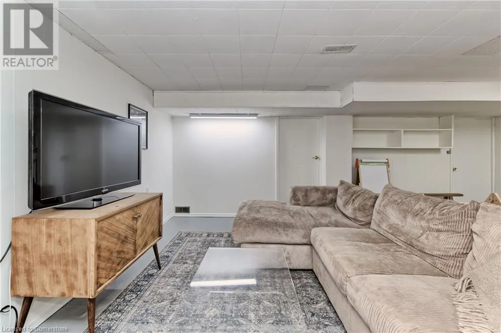 811 TEAL Drive