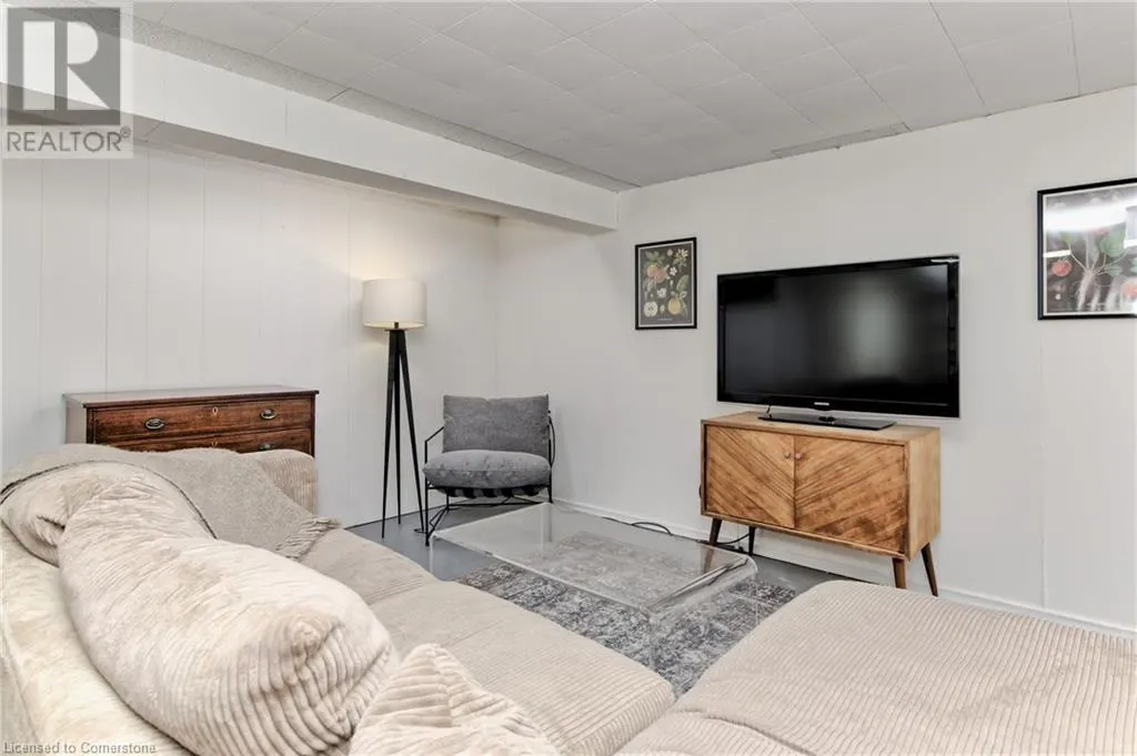 811 TEAL Drive