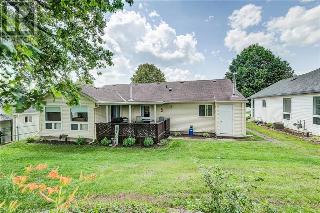 33 SUMMIT Crescent