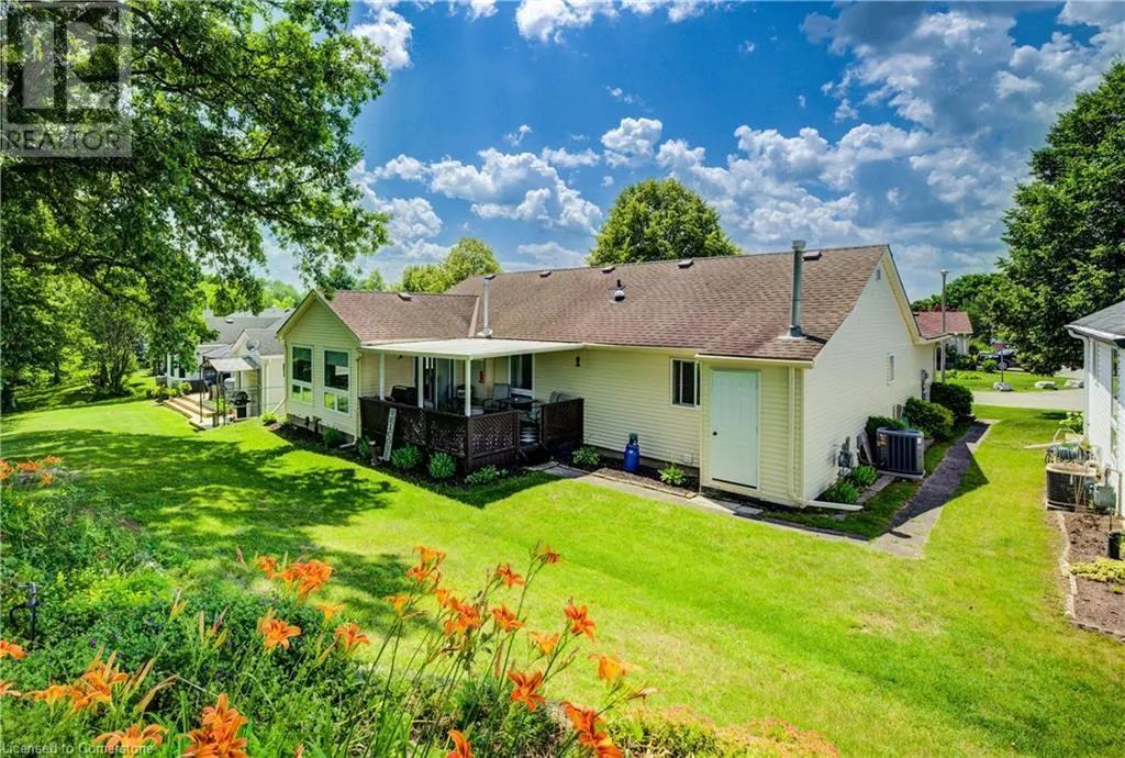 33 SUMMIT Crescent