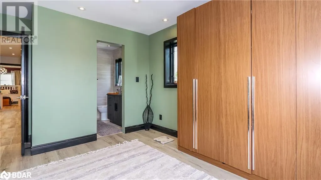 20 MANETT Crescent