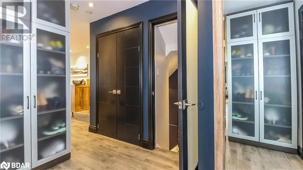 20 MANETT Crescent