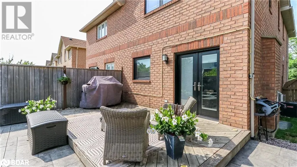 20 MANETT Crescent