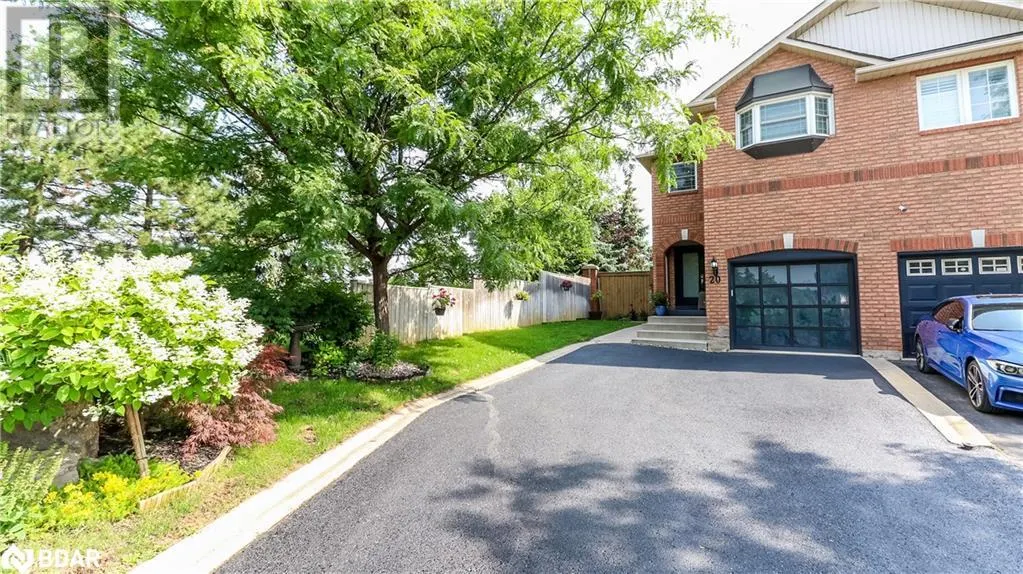20 MANETT Crescent