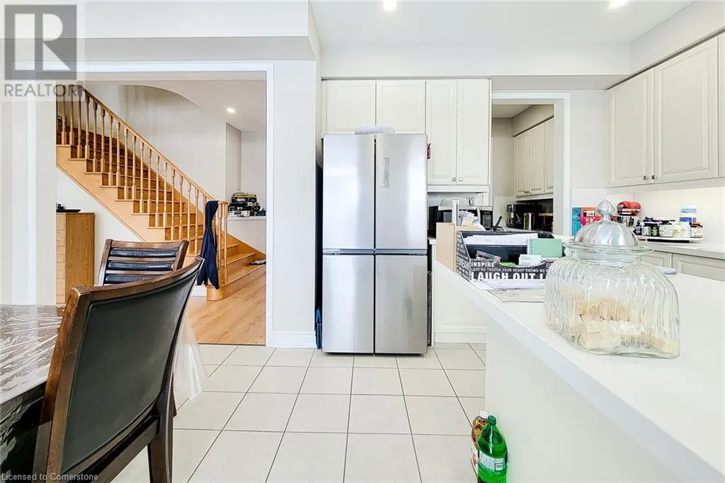 24 ESTHER Crescent