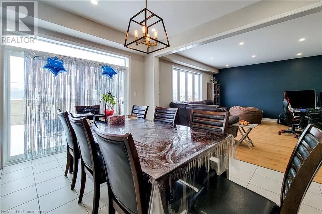 24 ESTHER Crescent