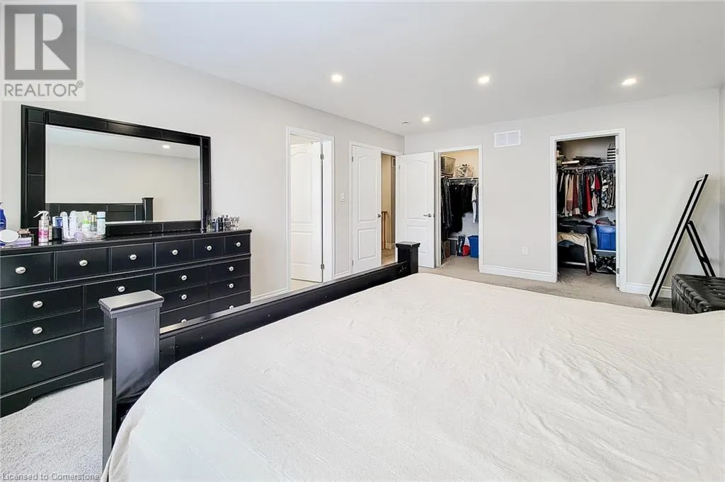 24 ESTHER Crescent