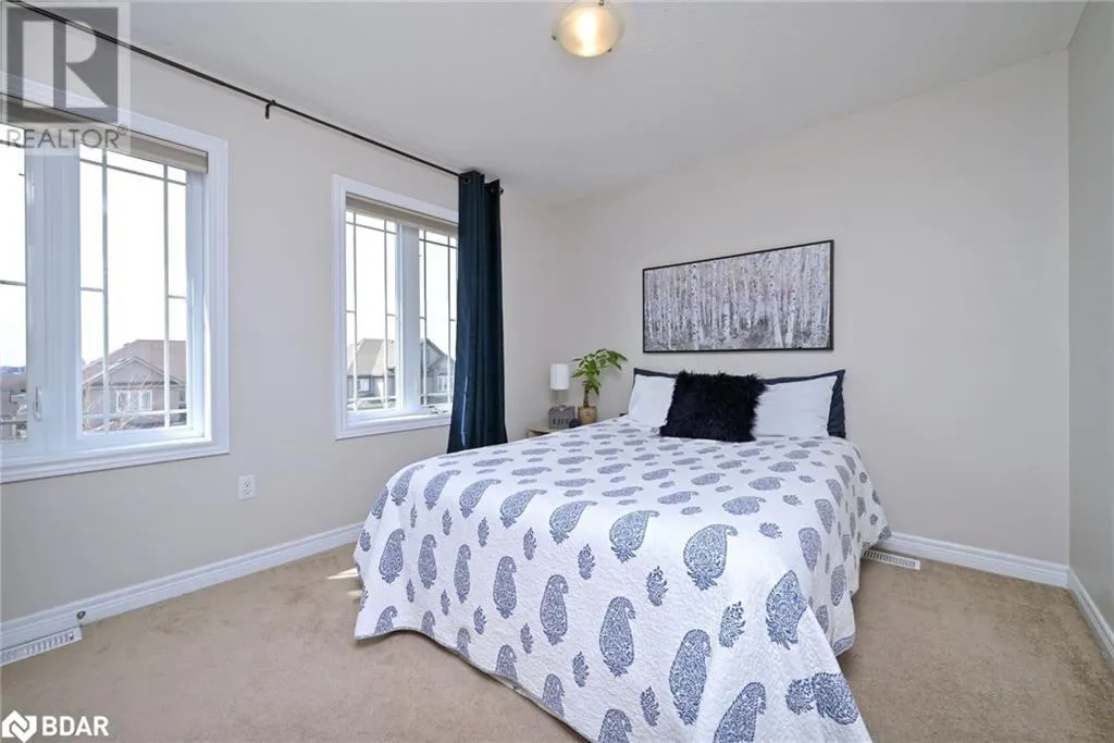 102 OAKES CRESCENT Crescent