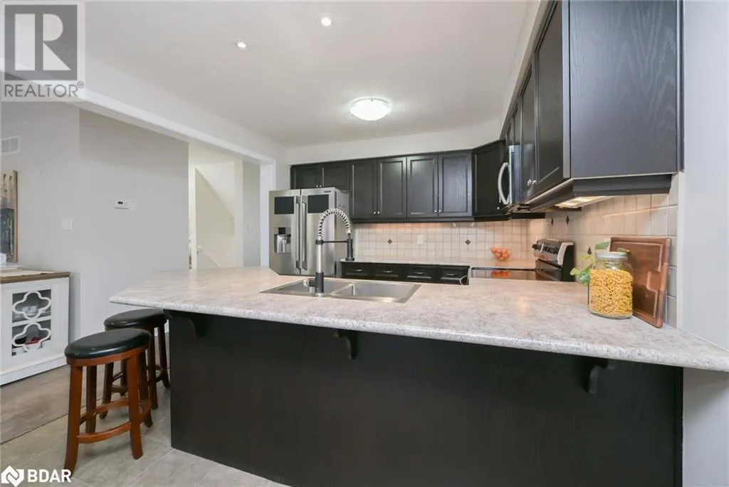102 OAKES CRESCENT Crescent