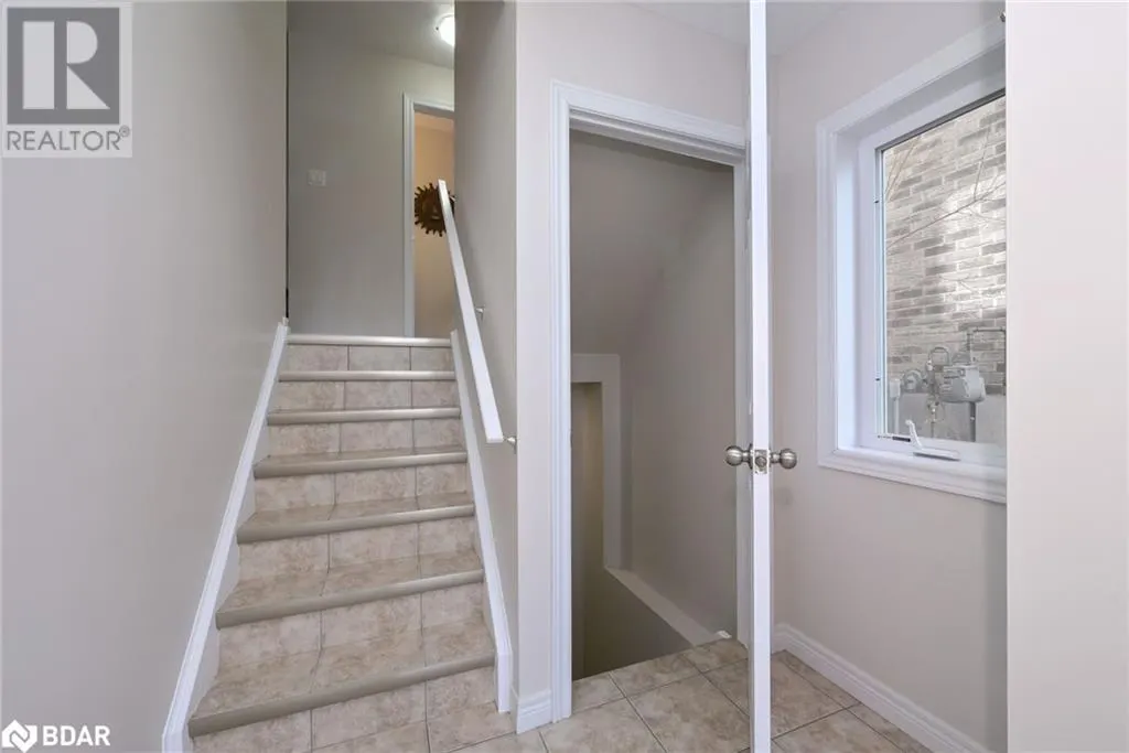 102 OAKES CRESCENT Crescent