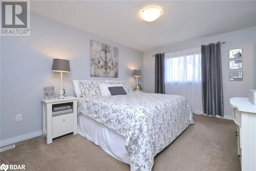 102 OAKES CRESCENT Crescent
