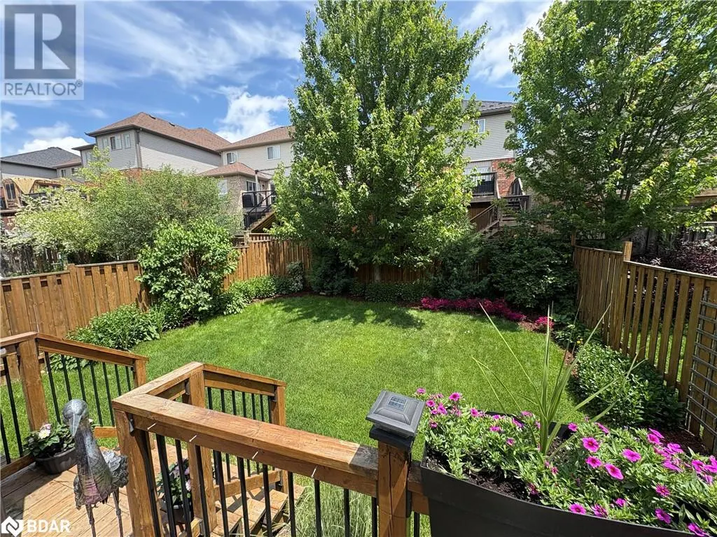 102 OAKES CRESCENT Crescent