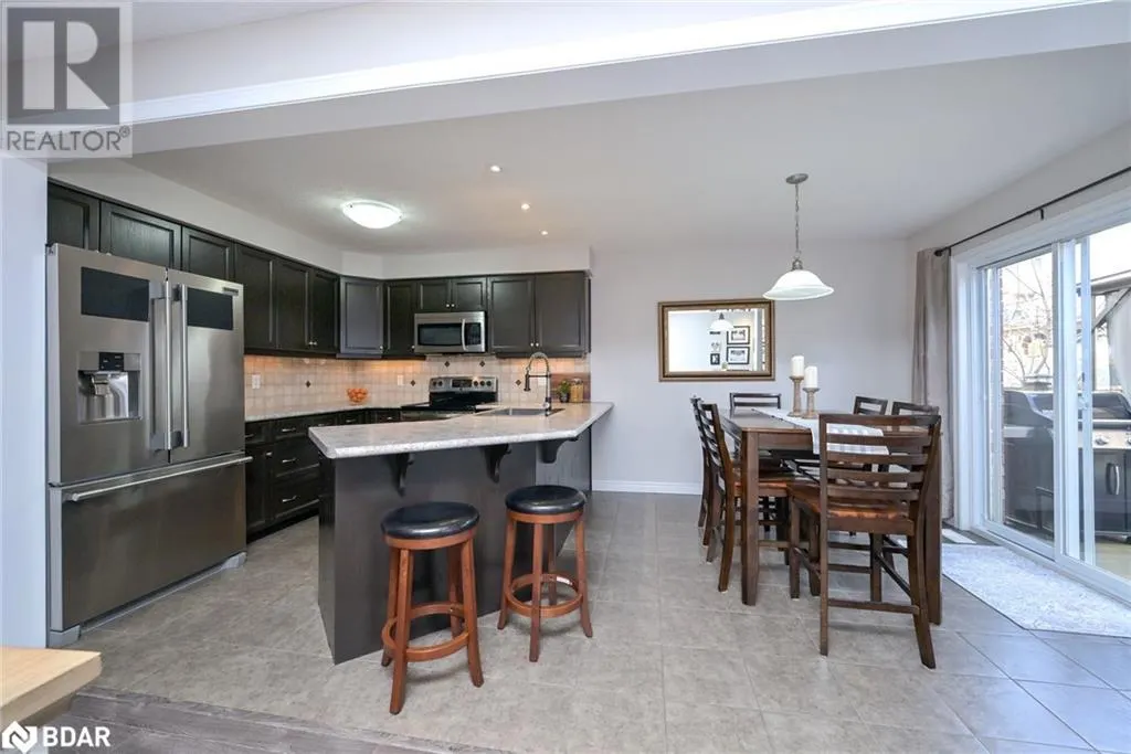 102 OAKES CRESCENT Crescent