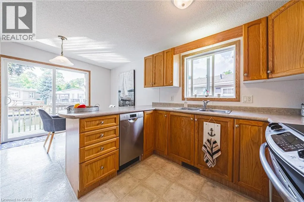 52 HEMLOCK CRS Private