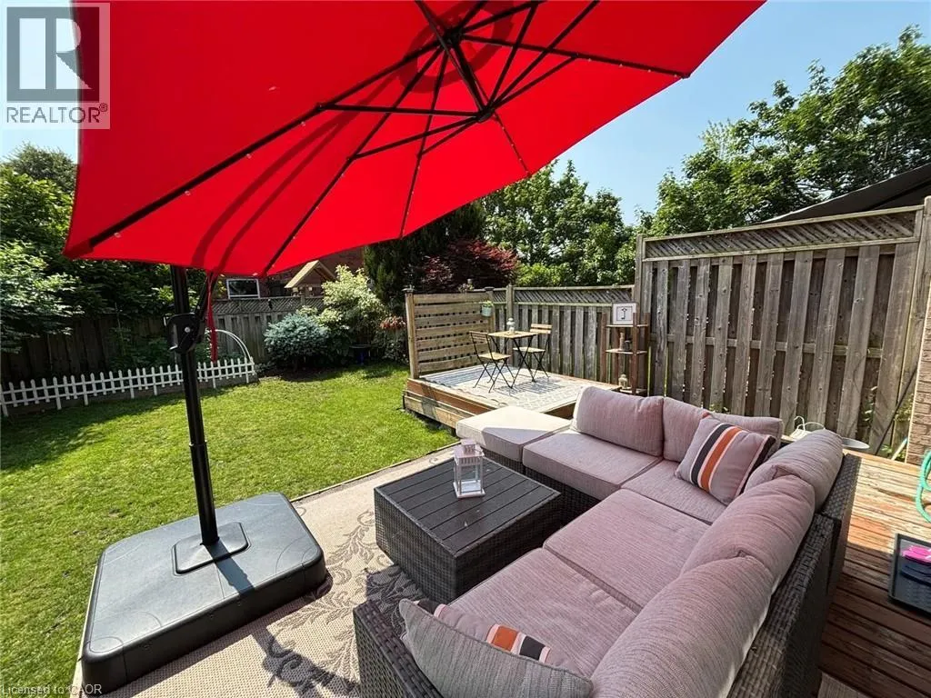 102 NISKA DR
