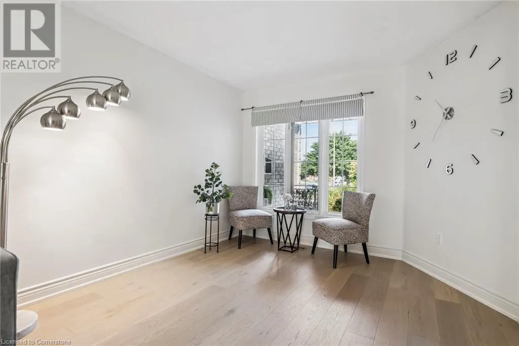 102 NISKA DR