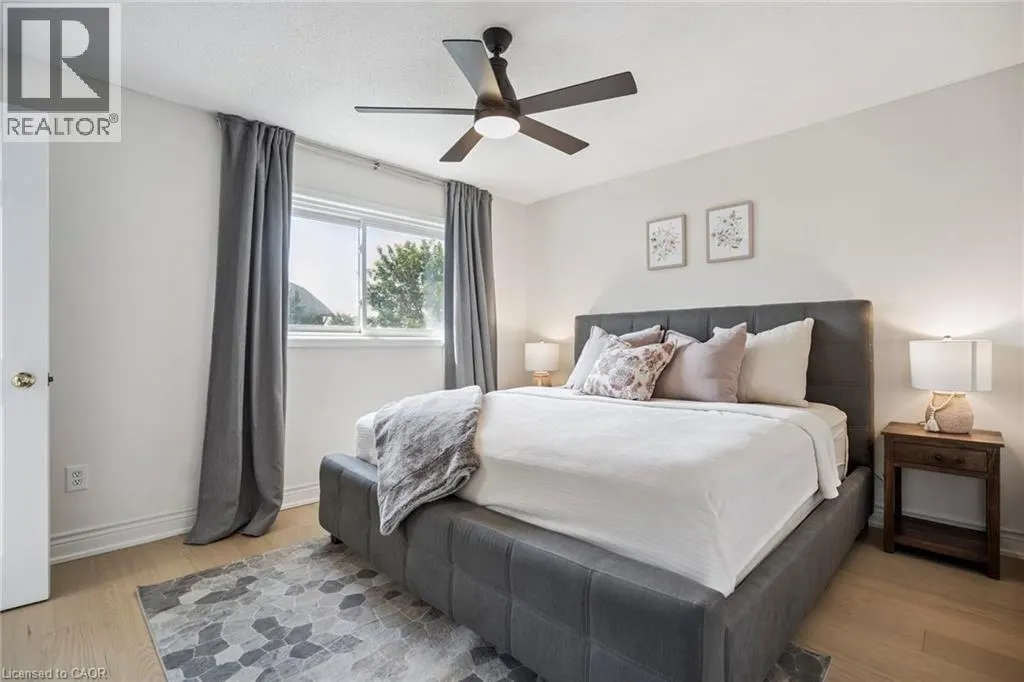 102 NISKA DR