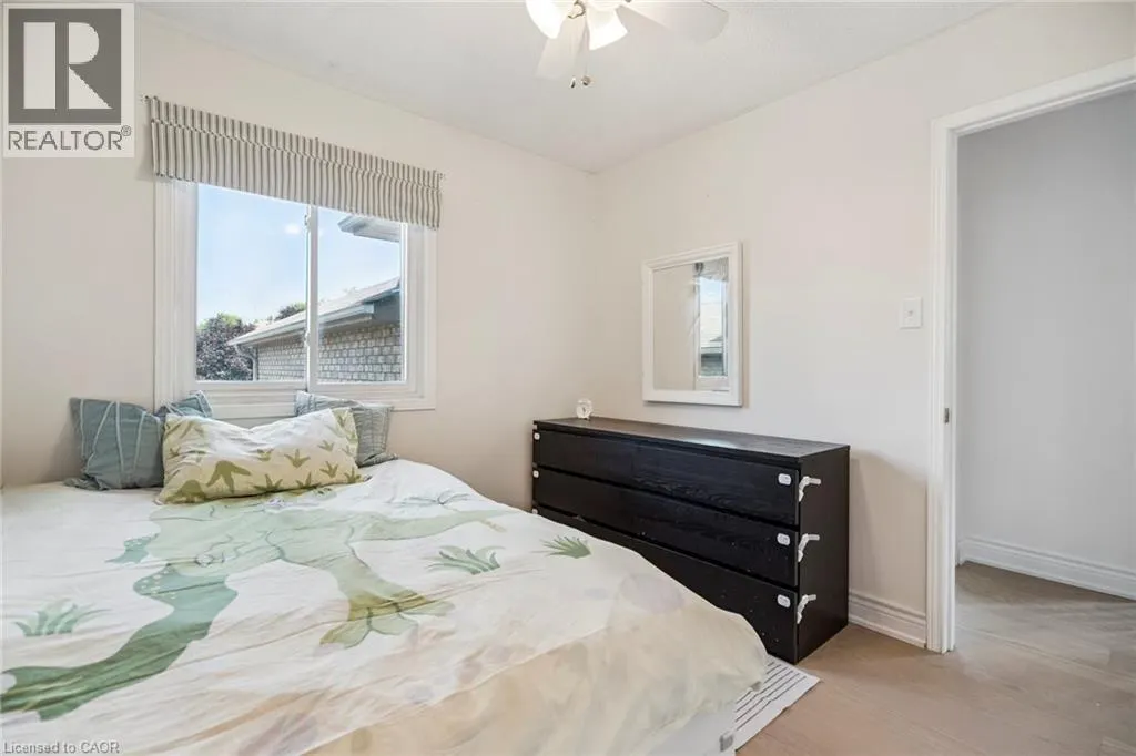 102 NISKA DR