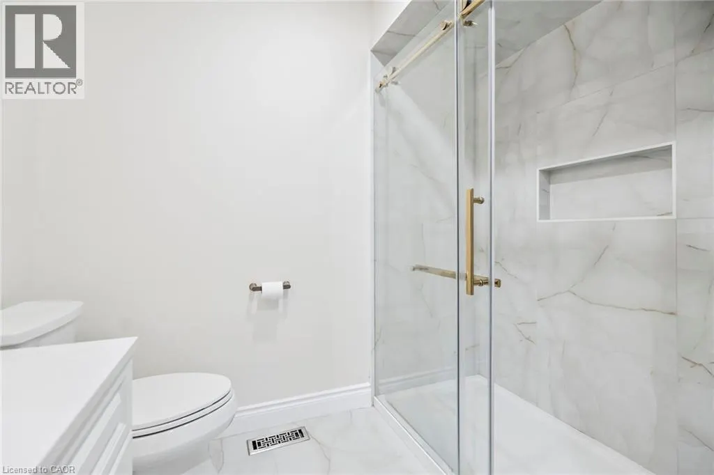 102 NISKA DR