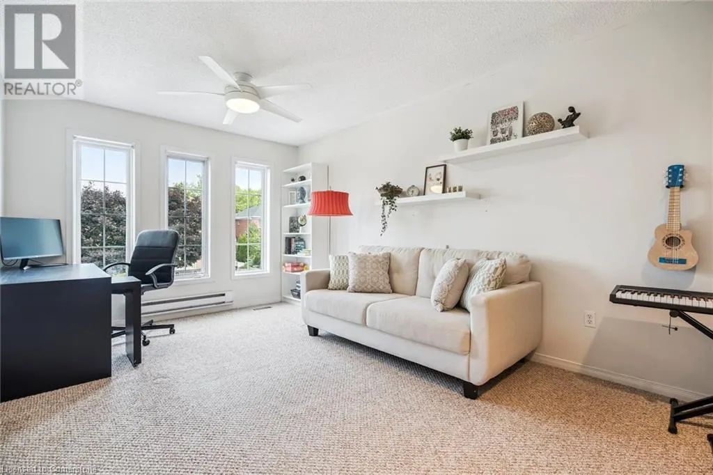 102 NISKA DR
