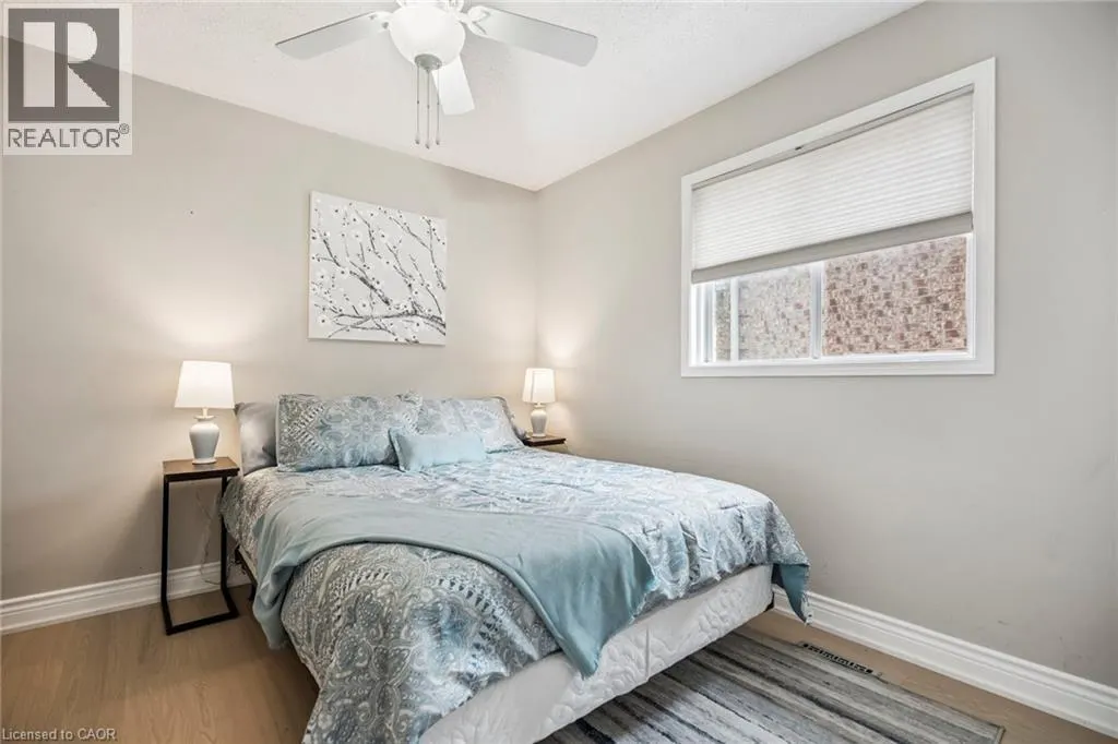 102 NISKA DR