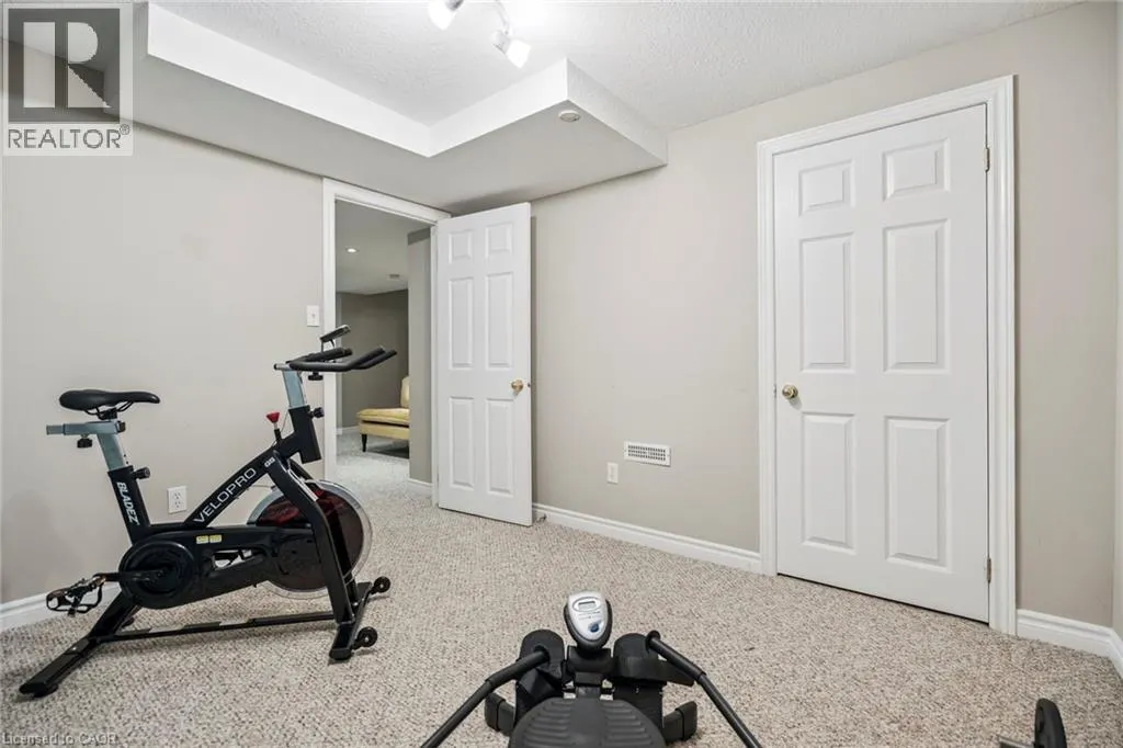 102 NISKA DR