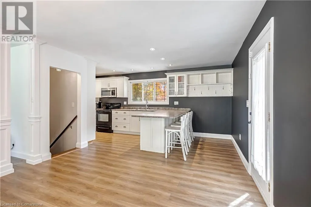 5585 BELMONT Avenue
