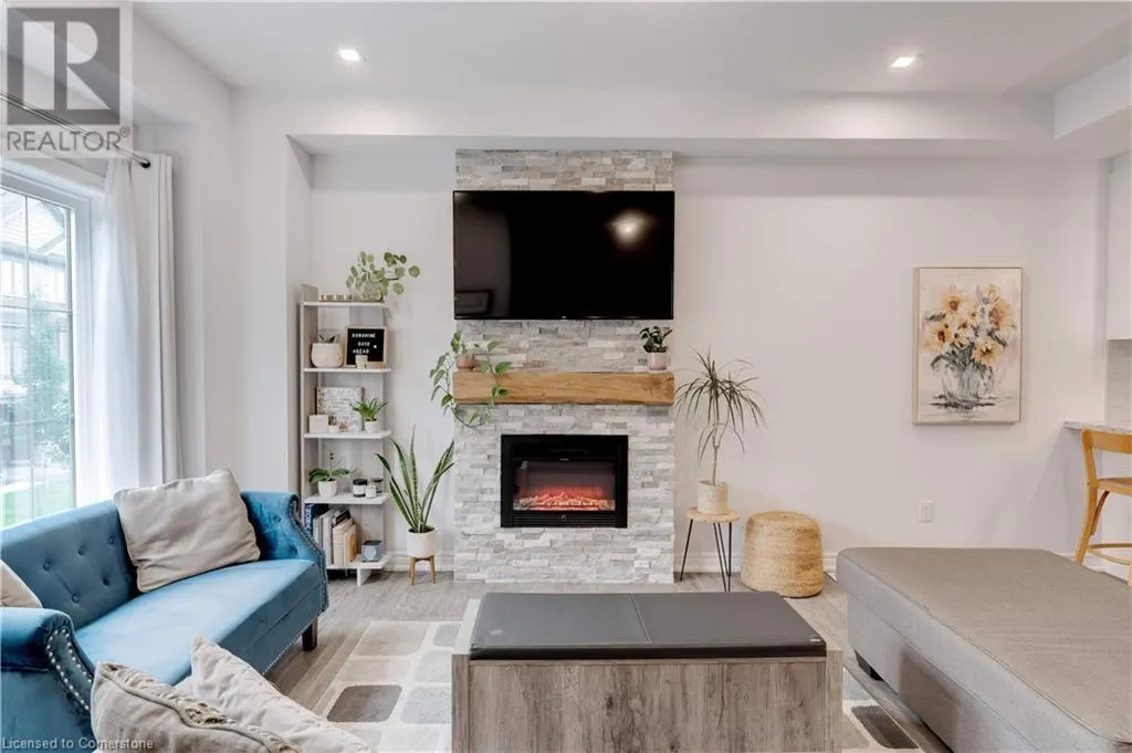 17 RIDGESIDE Lane