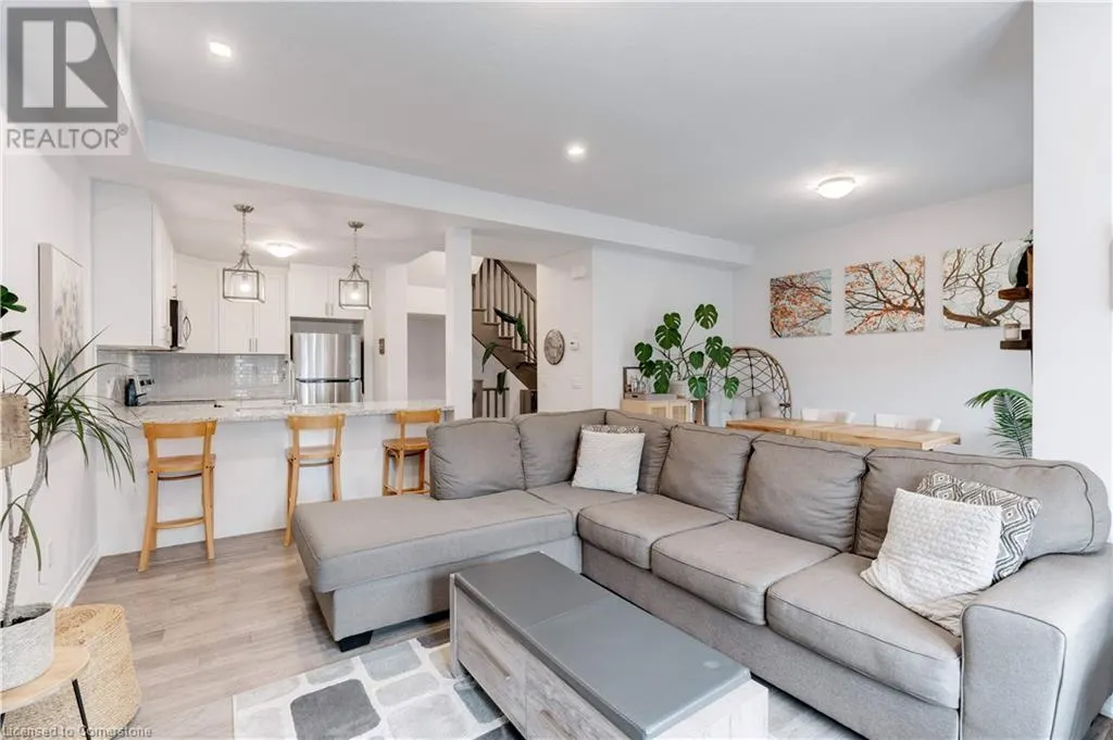 17 RIDGESIDE Lane