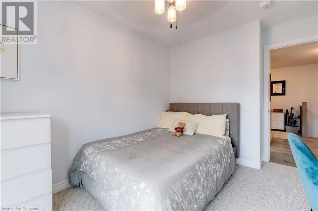 17 RIDGESIDE Lane