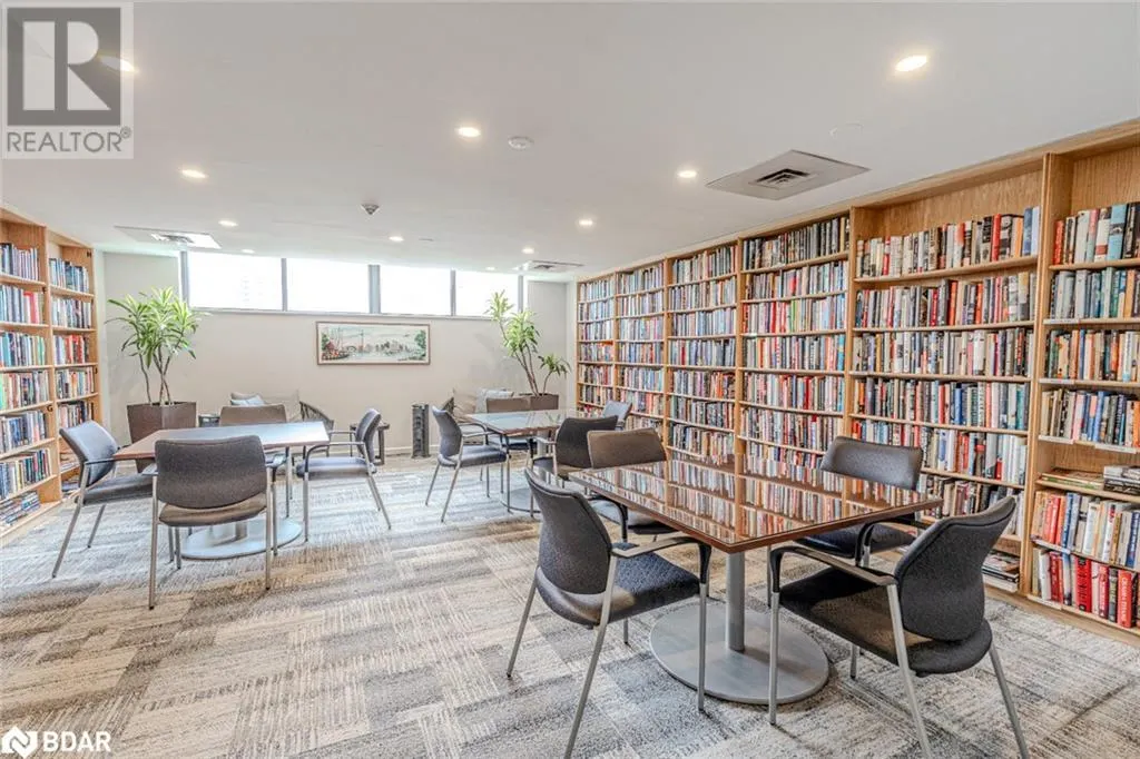 80 FRONT Street E Unit# 824, #824
