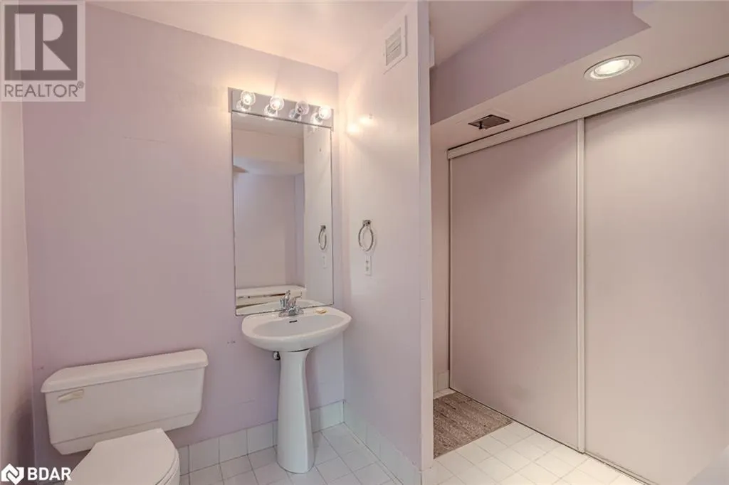 80 FRONT Street E Unit# 824, #824