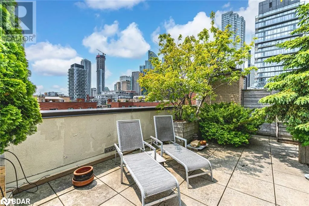 80 FRONT Street E Unit# 824, #824