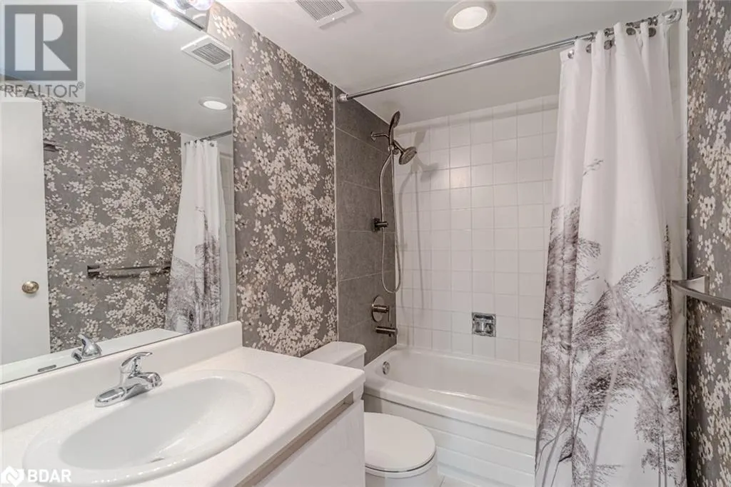 80 FRONT Street E Unit# 824, #824