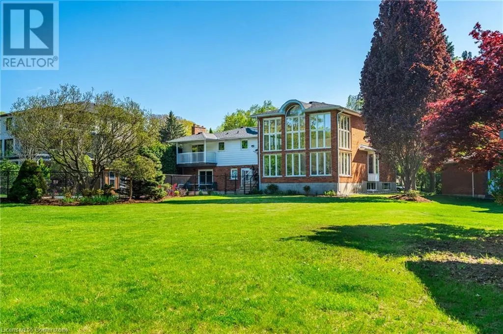 887 MONTGOMERY Drive