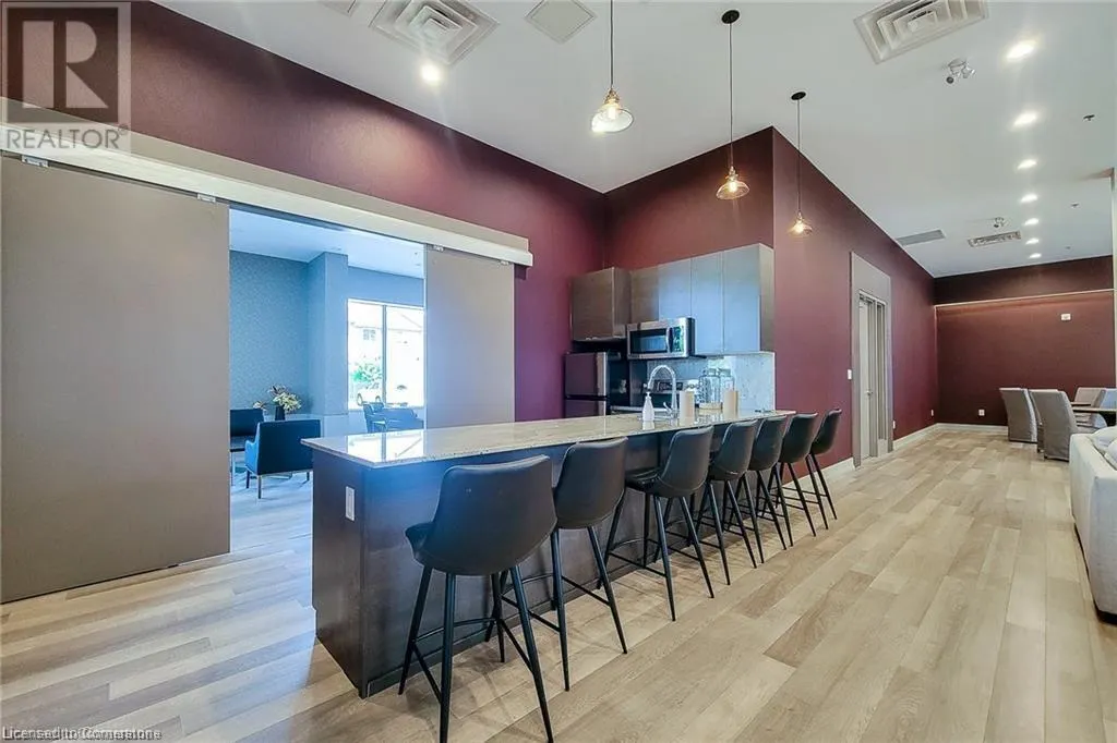 560 NORTH SERVICE Road Unit# 203, #203