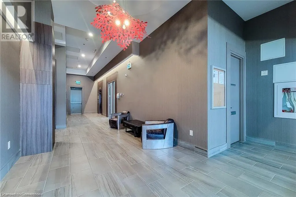 560 NORTH SERVICE Road Unit# 203, #203