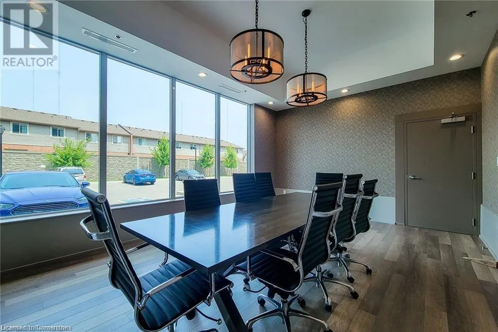 560 NORTH SERVICE Road Unit# 203, #203
