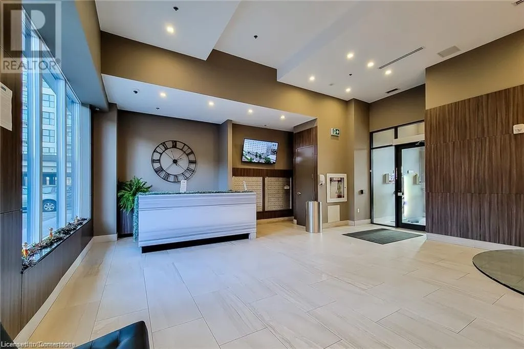 560 NORTH SERVICE Road Unit# 203, #203