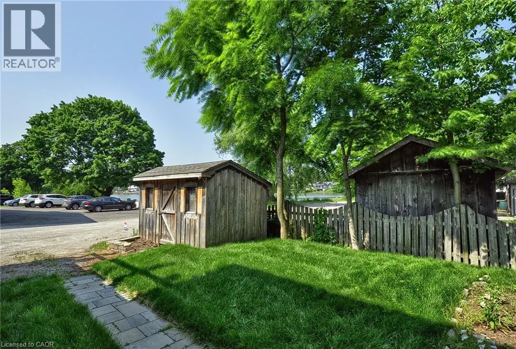 1206 QUEEN'S BUSH Road