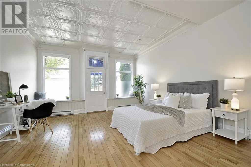 1206 QUEEN'S BUSH Road
