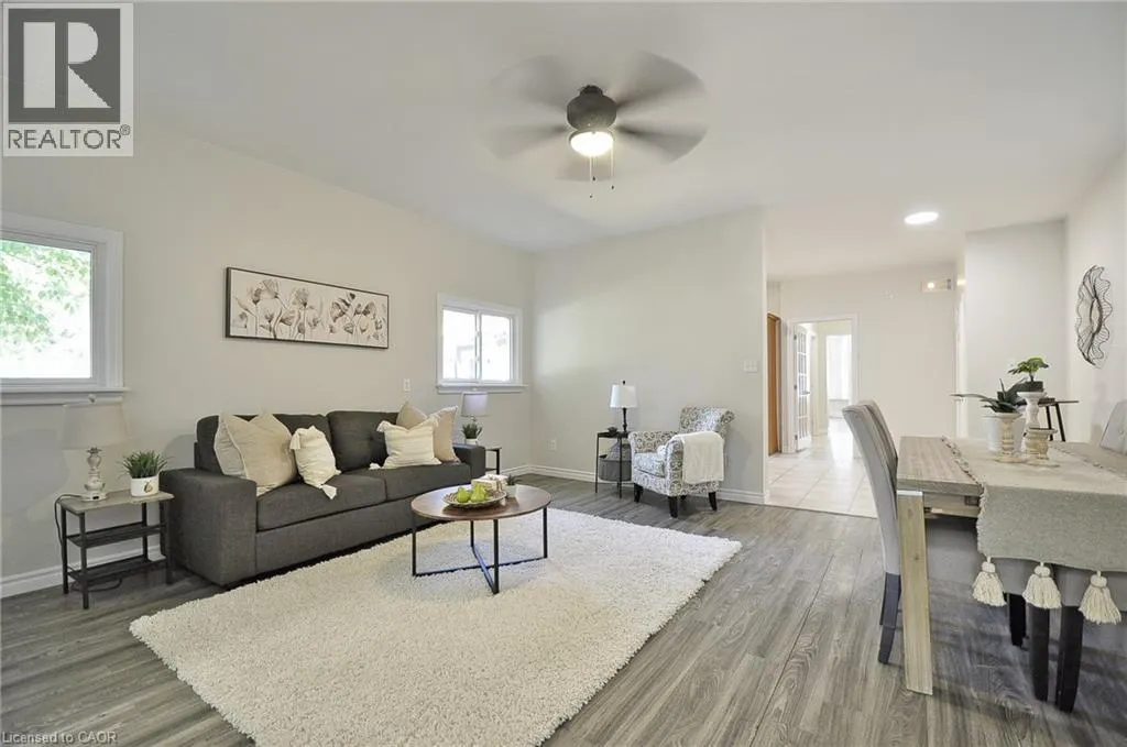 1206 QUEEN'S BUSH Road