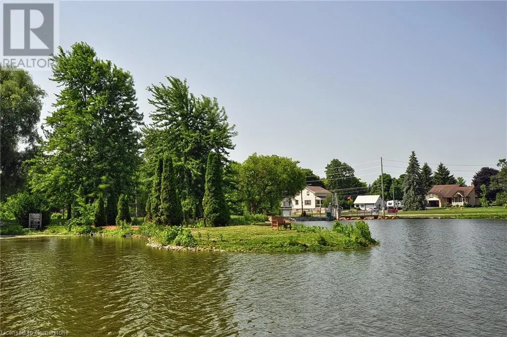 1206 QUEEN'S BUSH Road